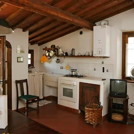 Brucianesi Sleeps 2 Pool Wifi T763516 * Camaione